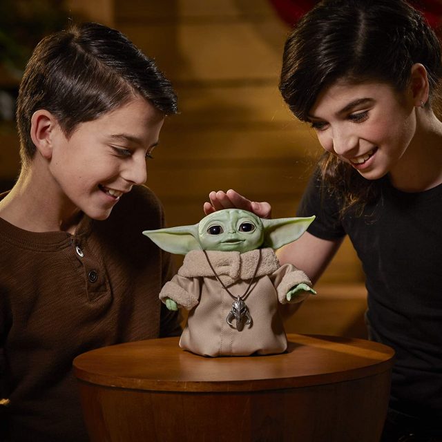 Muñeco de Baby Yoda oficial barato